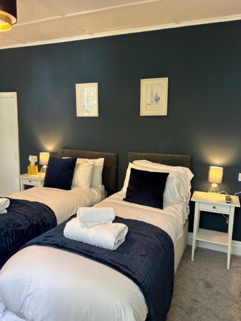בברלי Rose & Crown Rooms מראה חיצוני תמונה